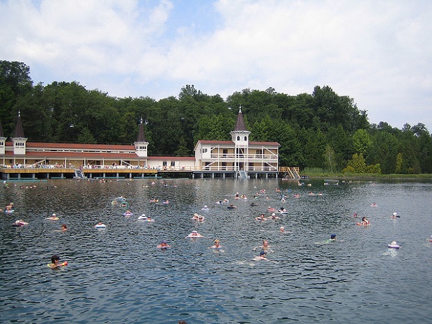 Hévíz people enjoying Thermal bath