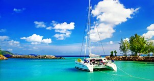 Picture of a yacht in the beautiful Seychelles